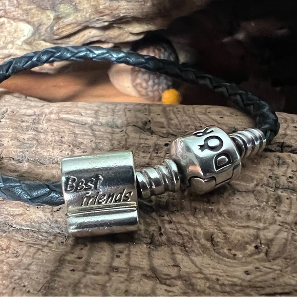 Authentic Pandora Charm Best Friends Scroll Bead
Silver Friendship Family - Picture 2 of 6